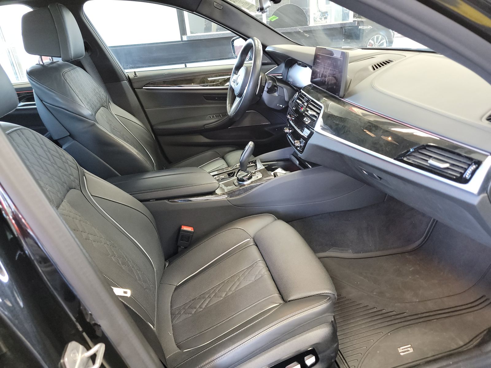 2021 BMW 5 Series M550i xDrive AWD