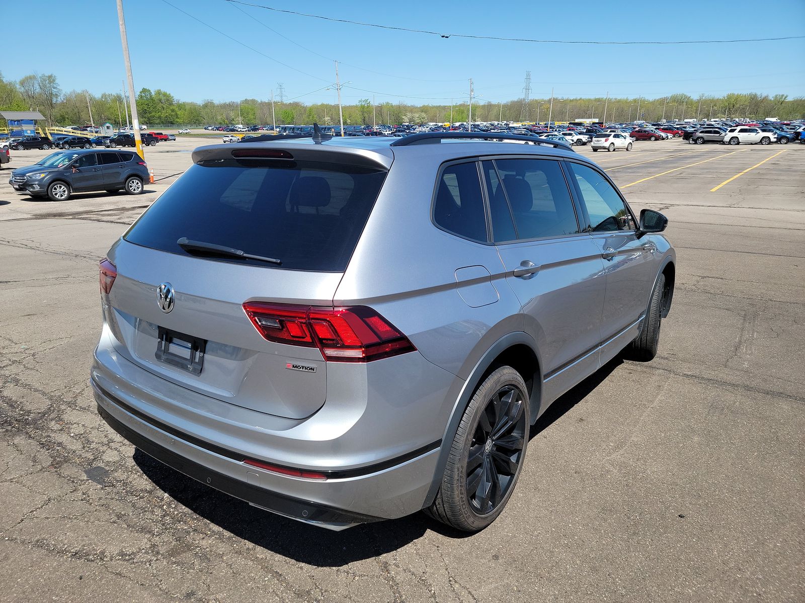 2020 Volkswagen Tiguan 2.0T SE R-Line Black AWD