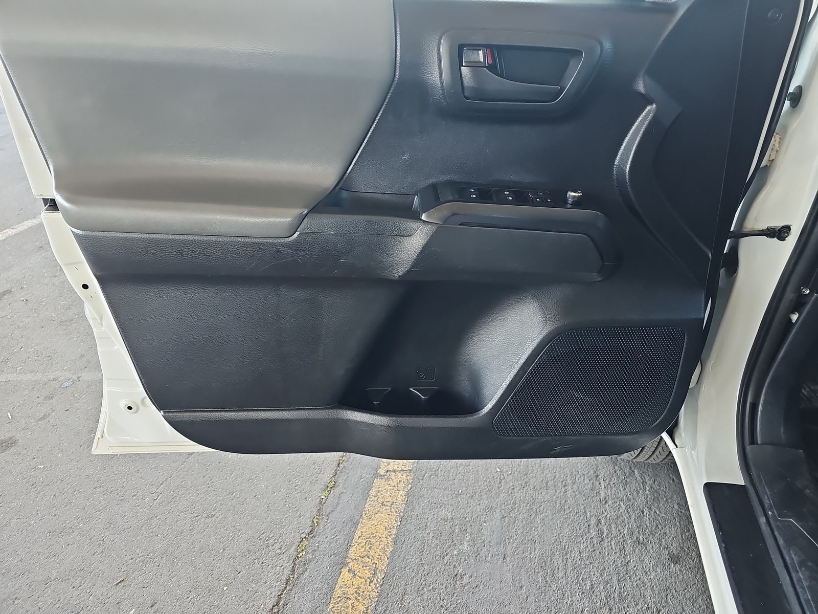 2017 Toyota Tacoma SR RWD