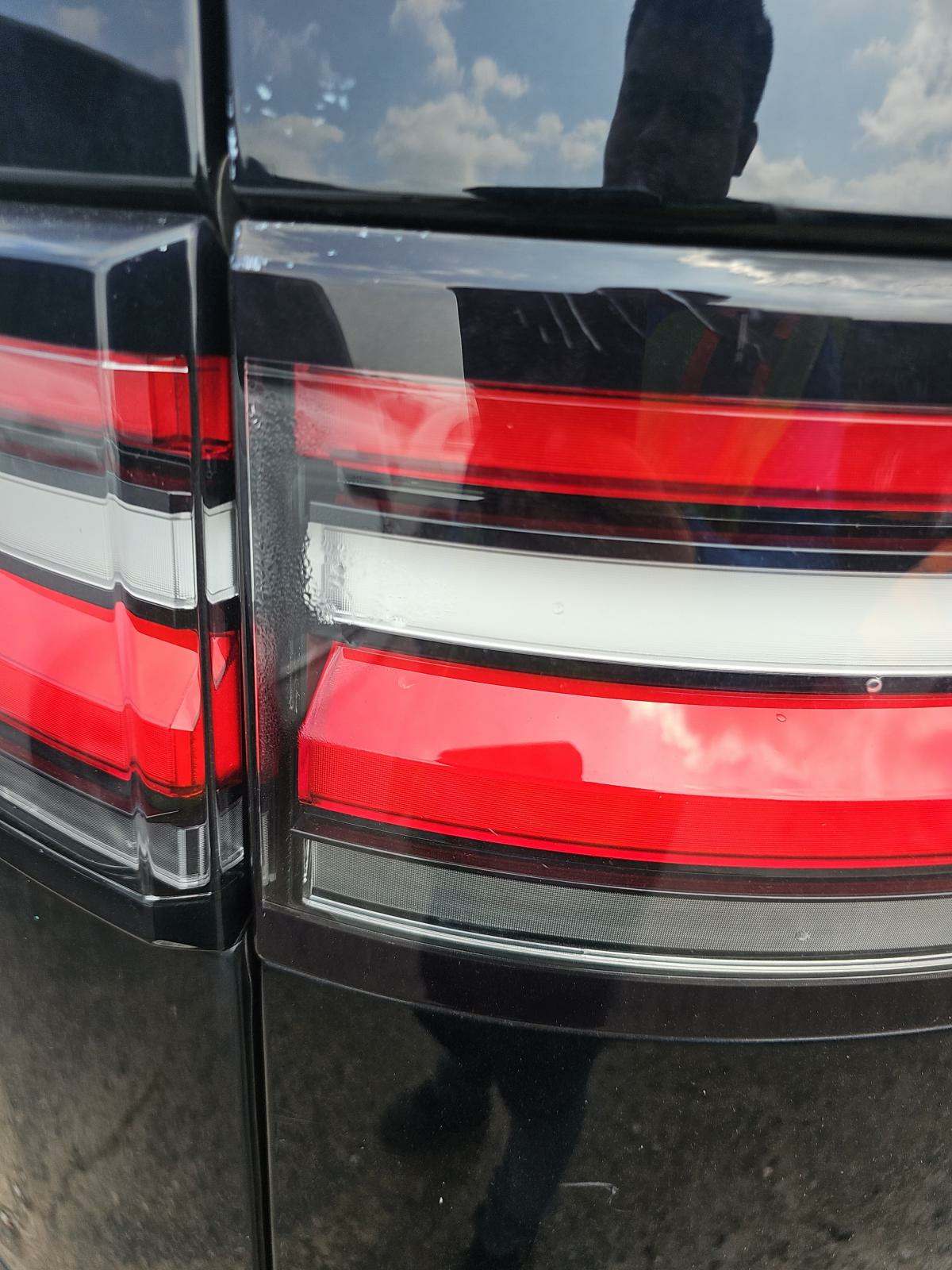 2017 Land Rover Discovery HSE Luxury AWD