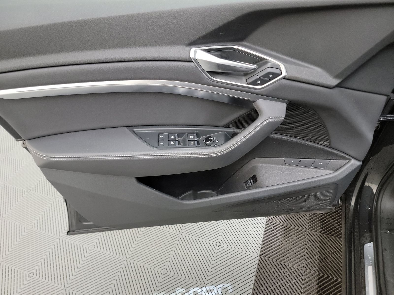 2021 Audi e-tron Premium AWD