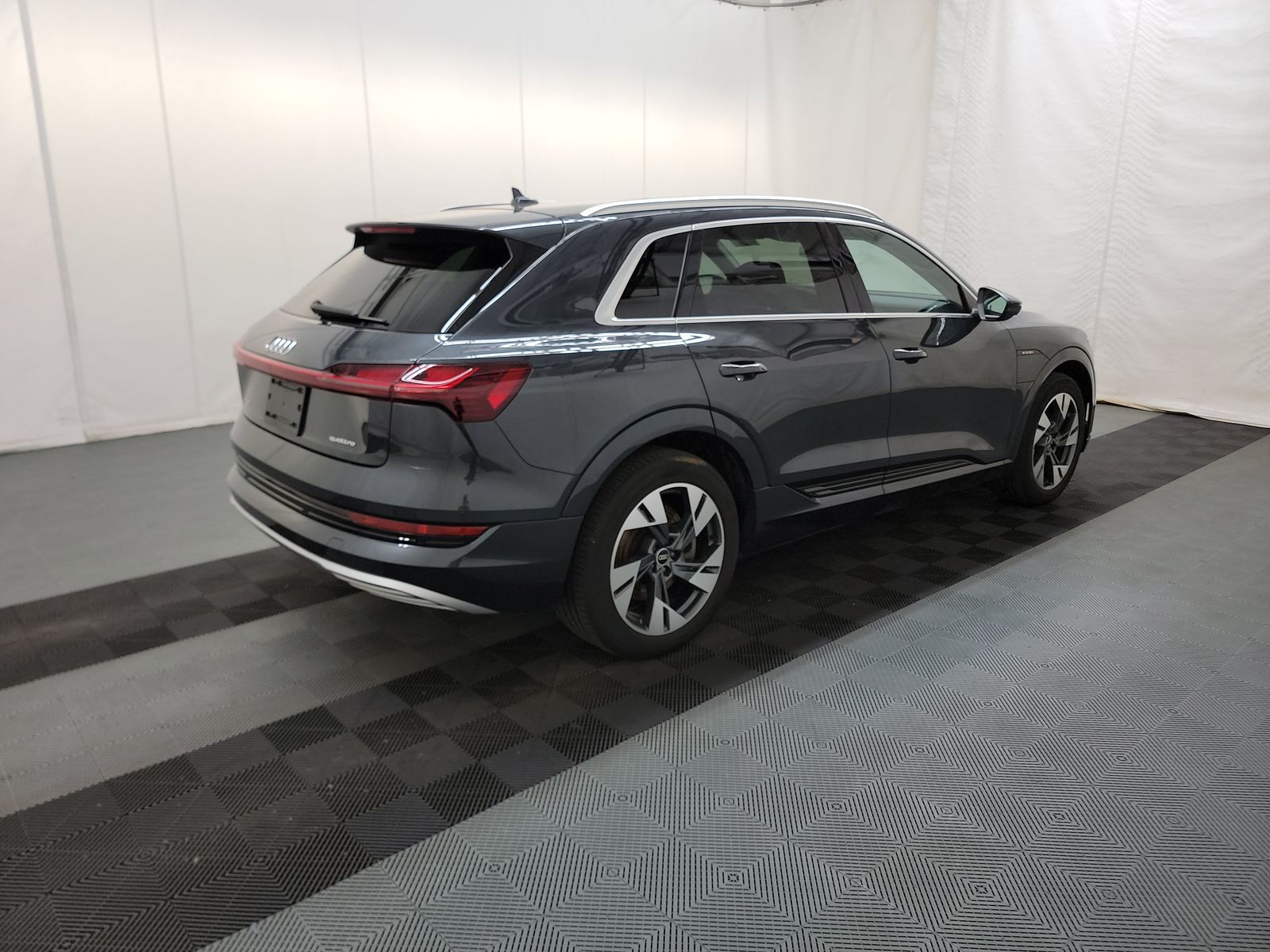 2021 Audi e-tron Premium AWD