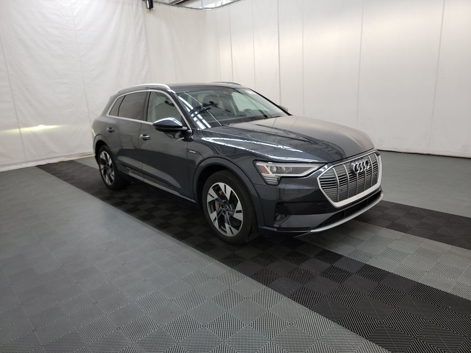 2021 Audi e-tron Premium AWD