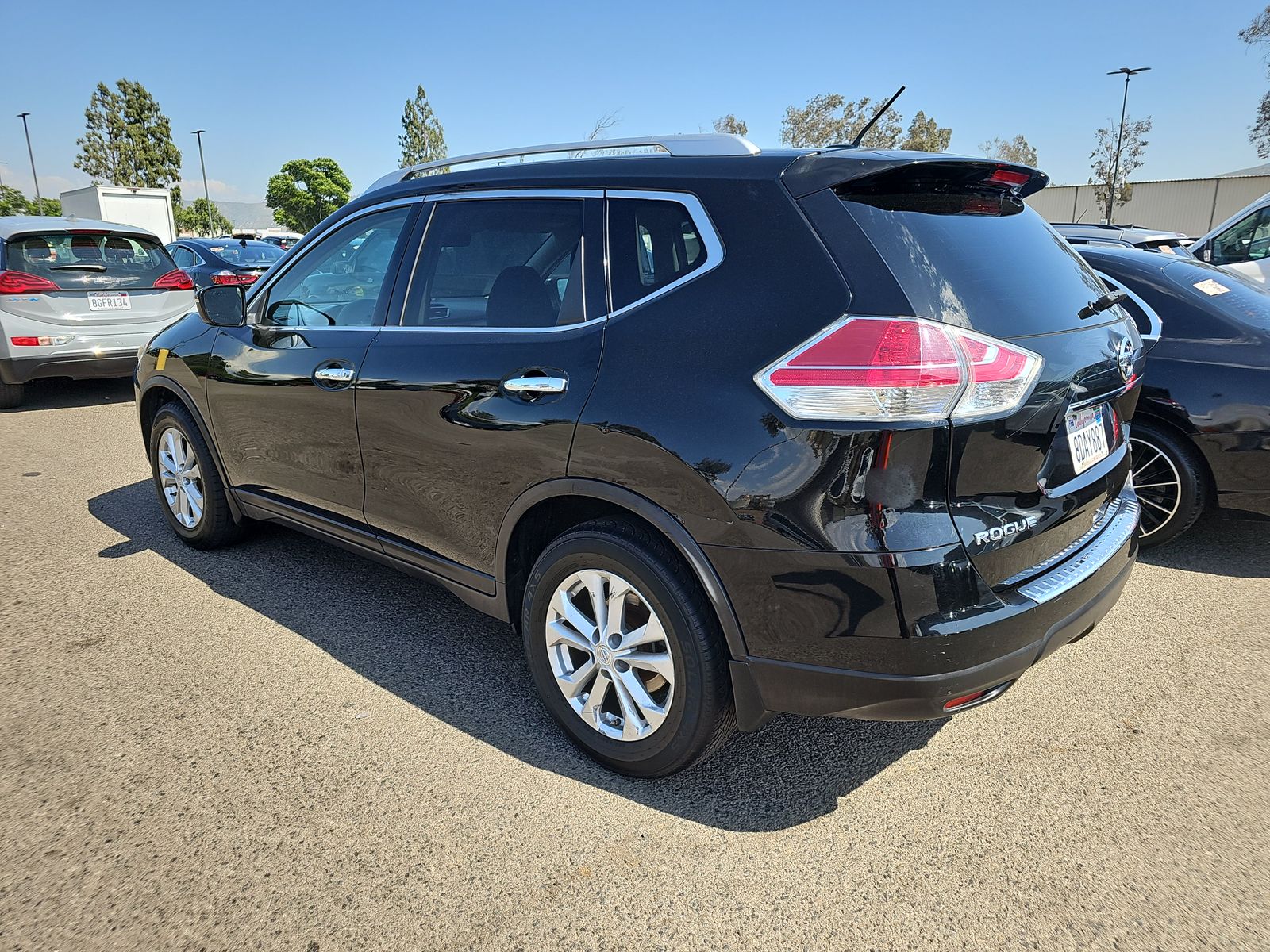 2015 Nissan Rogue SV FWD