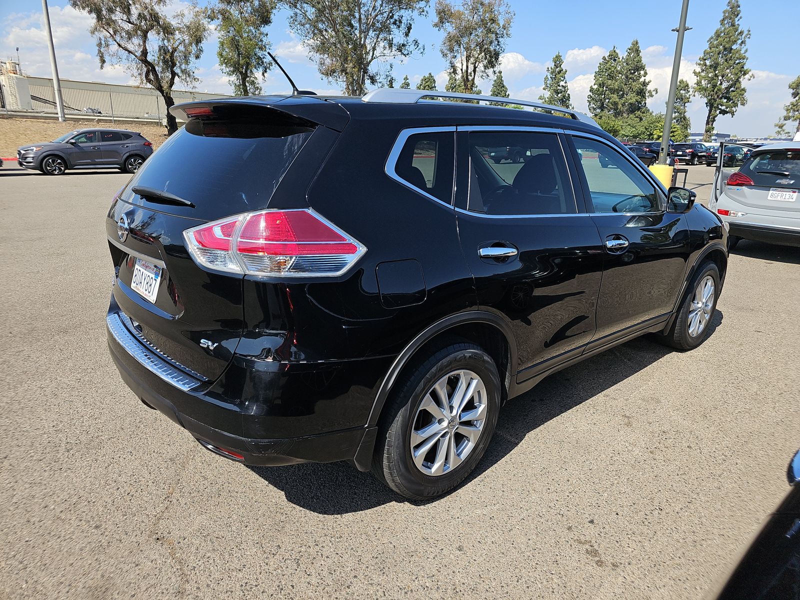 2015 Nissan Rogue SV FWD