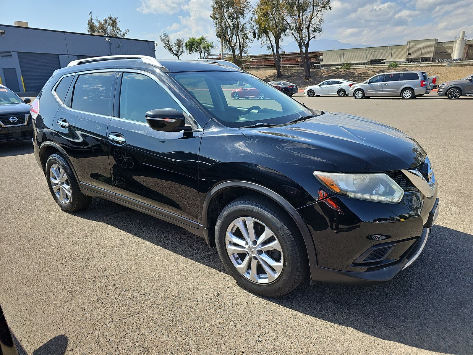 2015 Nissan Rogue SV FWD