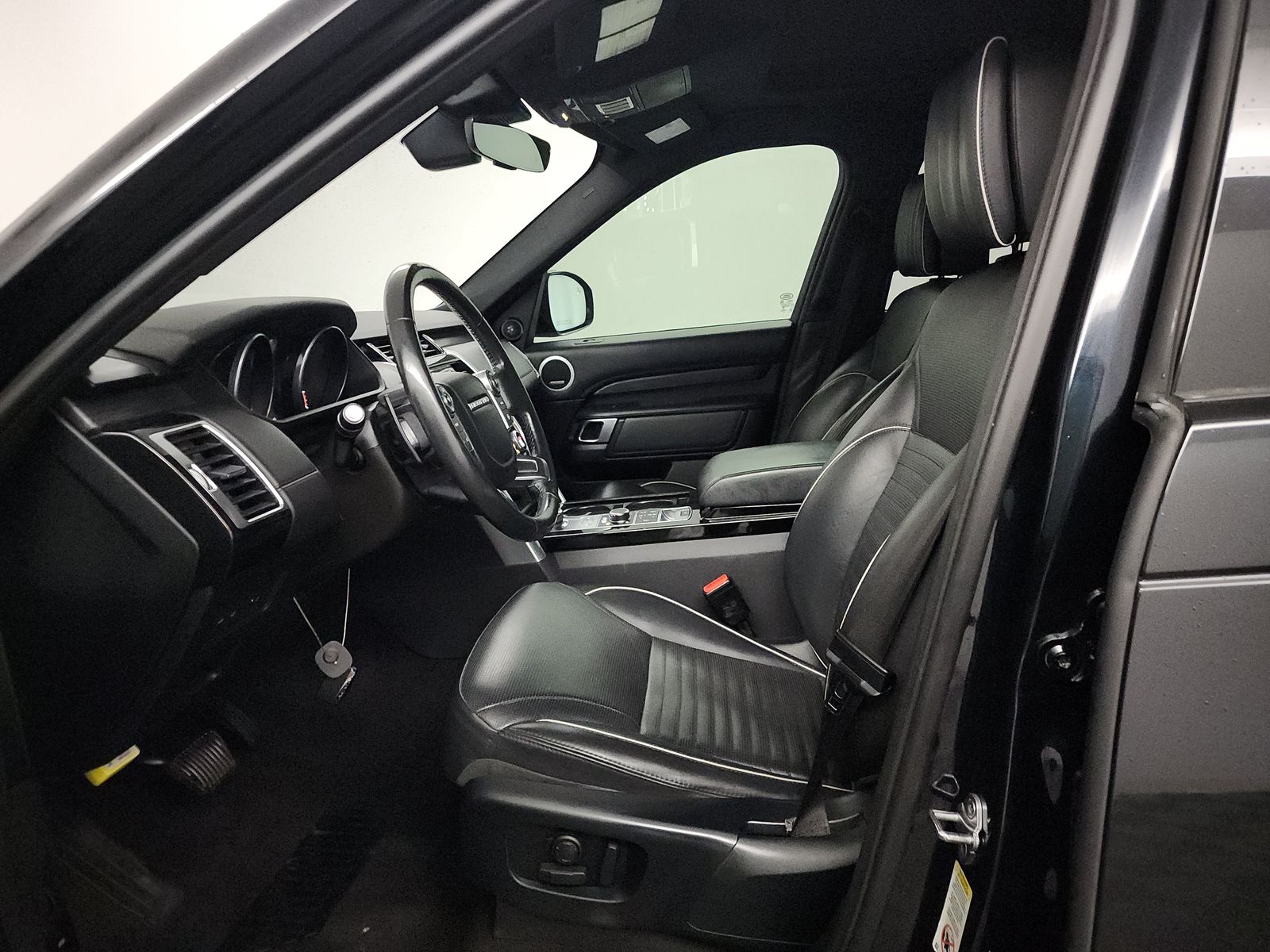 2017 Land Rover Discovery HSE Luxury AWD