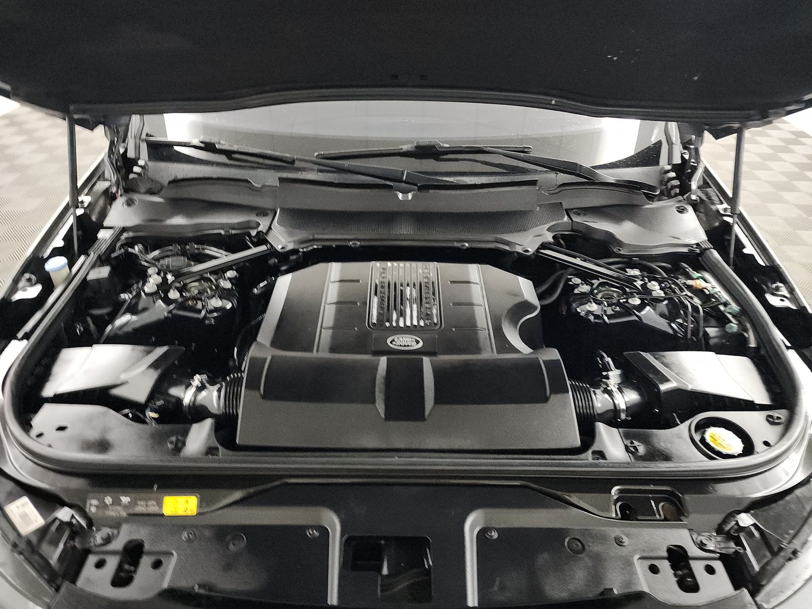 2017 Land Rover Discovery HSE Luxury AWD