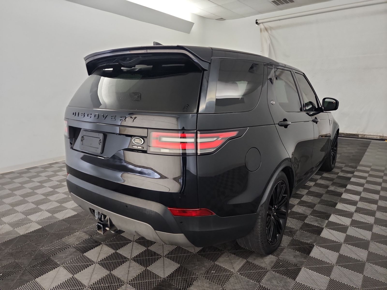 2017 Land Rover Discovery HSE Luxury AWD