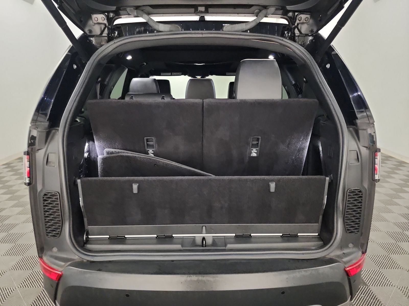 2017 Land Rover Discovery HSE Luxury AWD