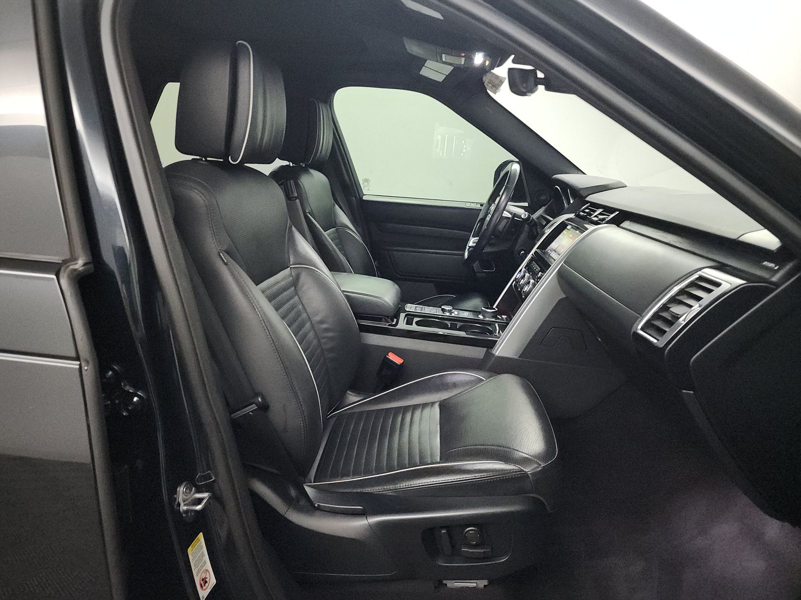 2017 Land Rover Discovery HSE Luxury AWD