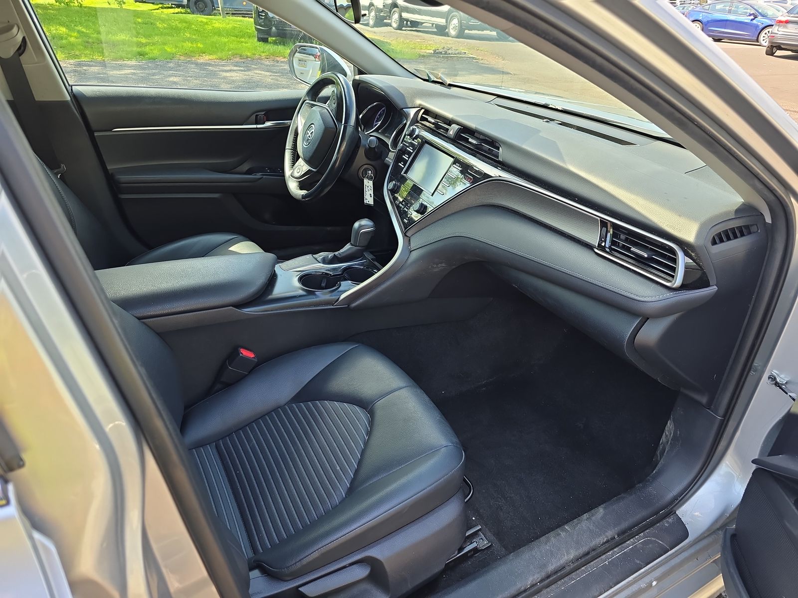 2019 Toyota Camry SE FWD