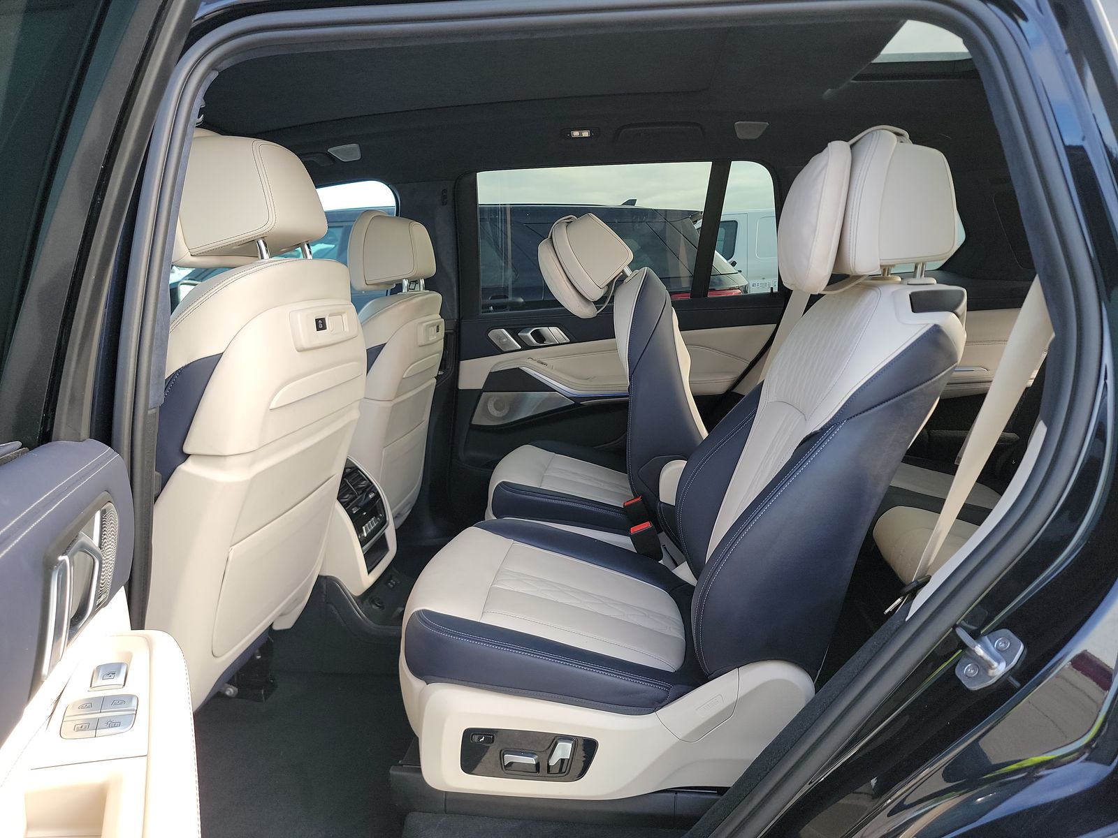 2020 BMW X7 M50i AWD