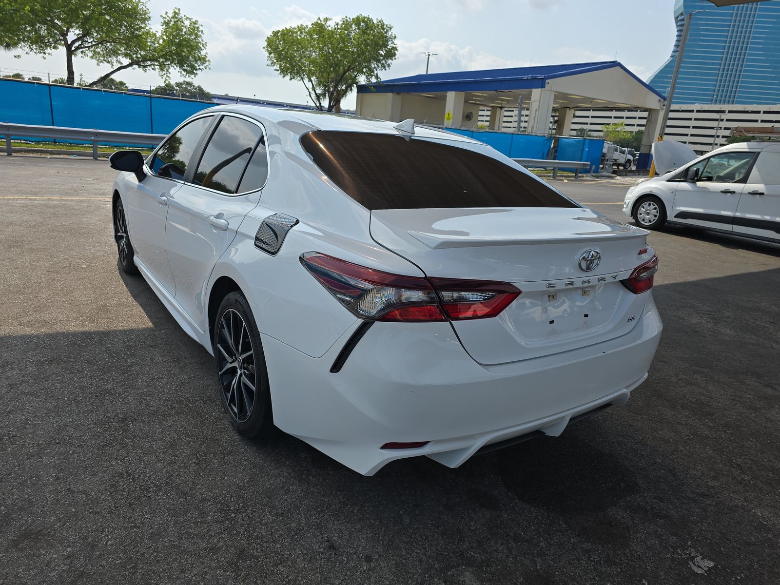 2021 Toyota Camry SE FWD