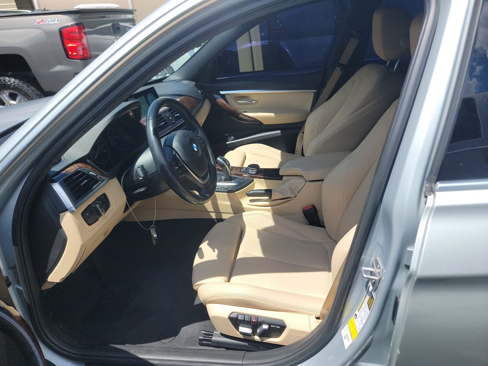 2017 BMW 3 Series 330i RWD