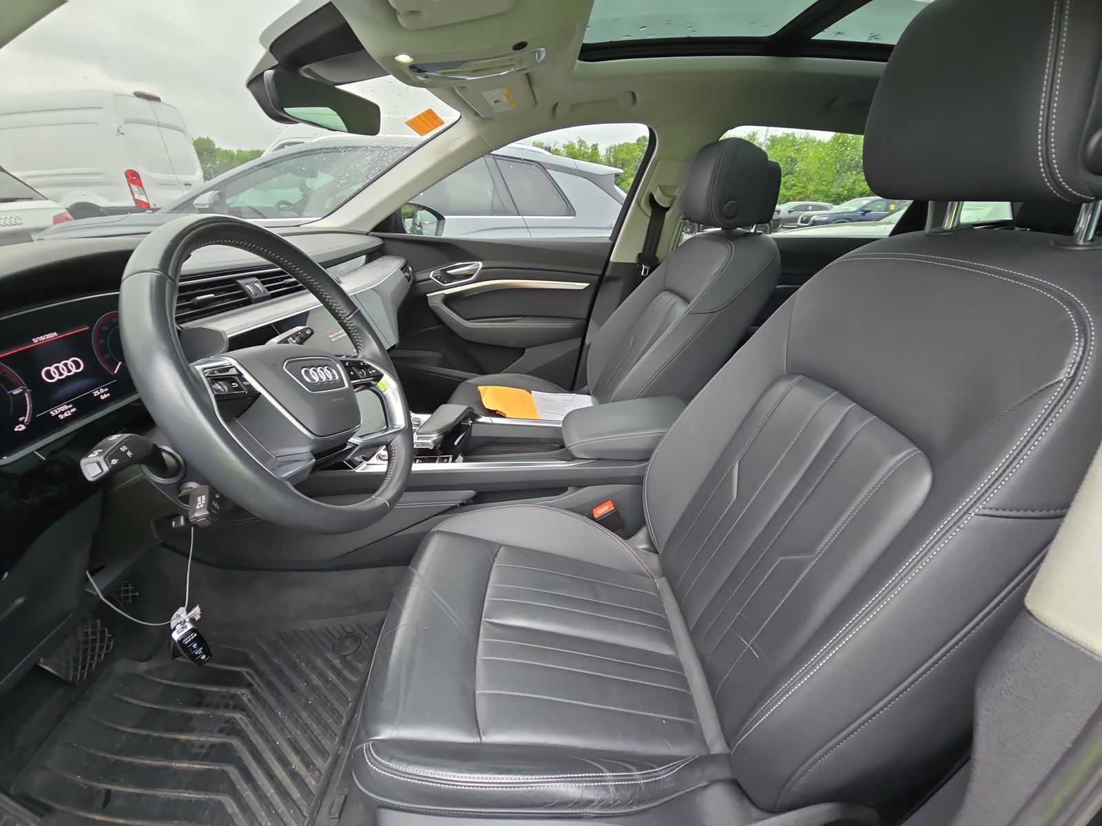 2021 Audi e-tron Premium AWD