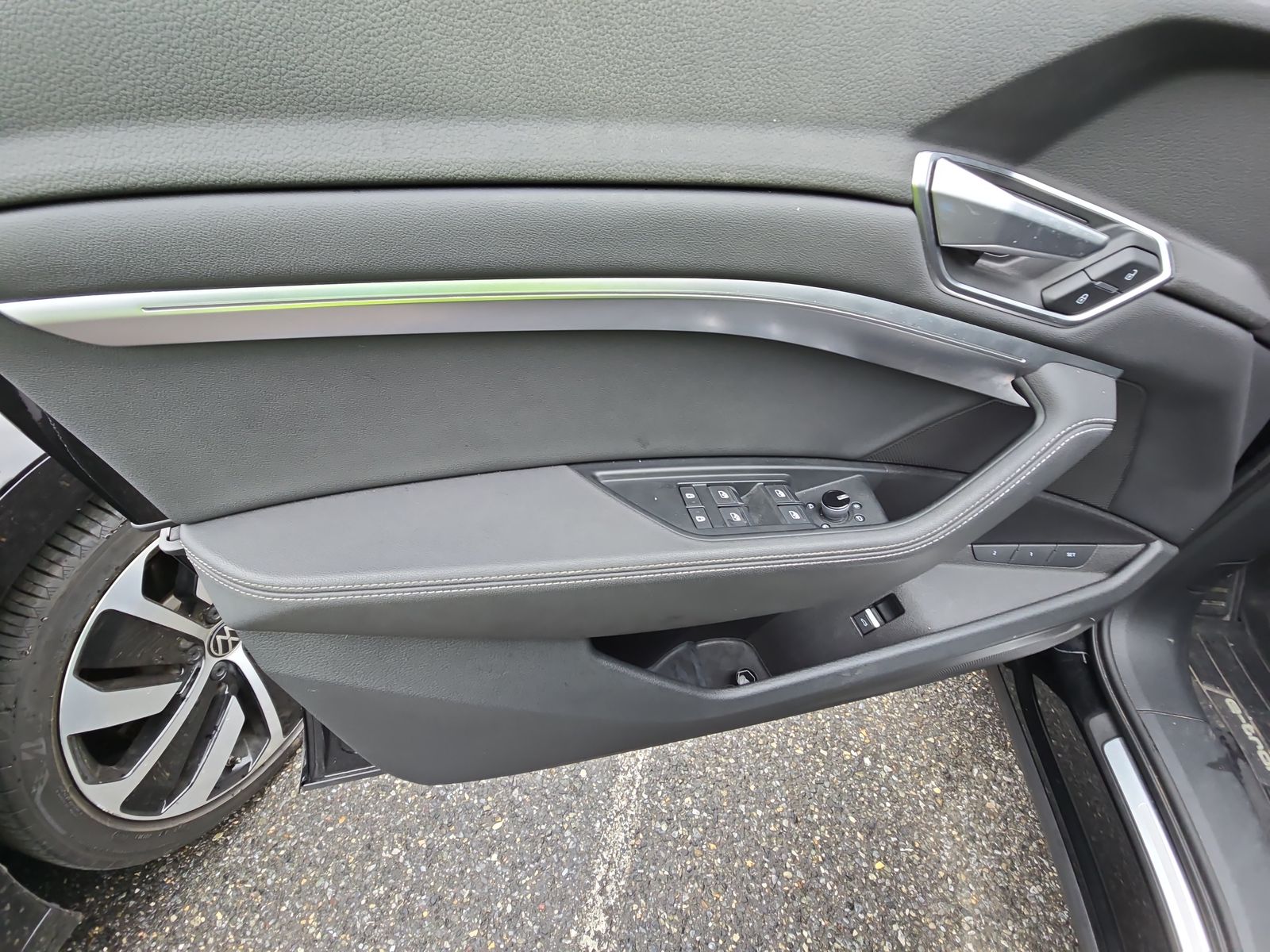 2021 Audi e-tron Premium AWD