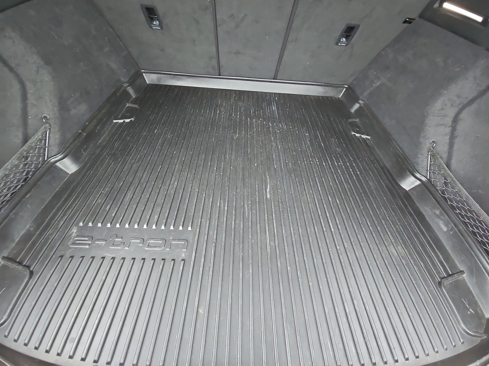 2021 Audi e-tron Premium AWD