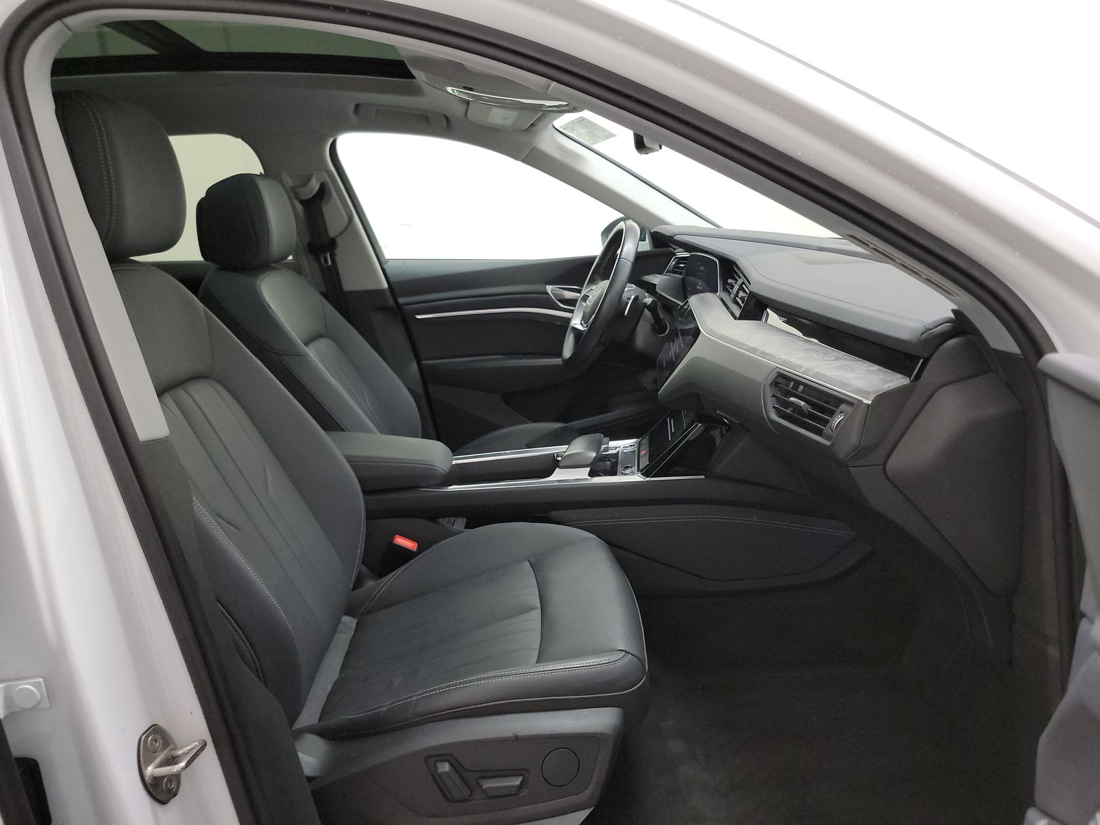 2021 Audi e-tron Premium AWD