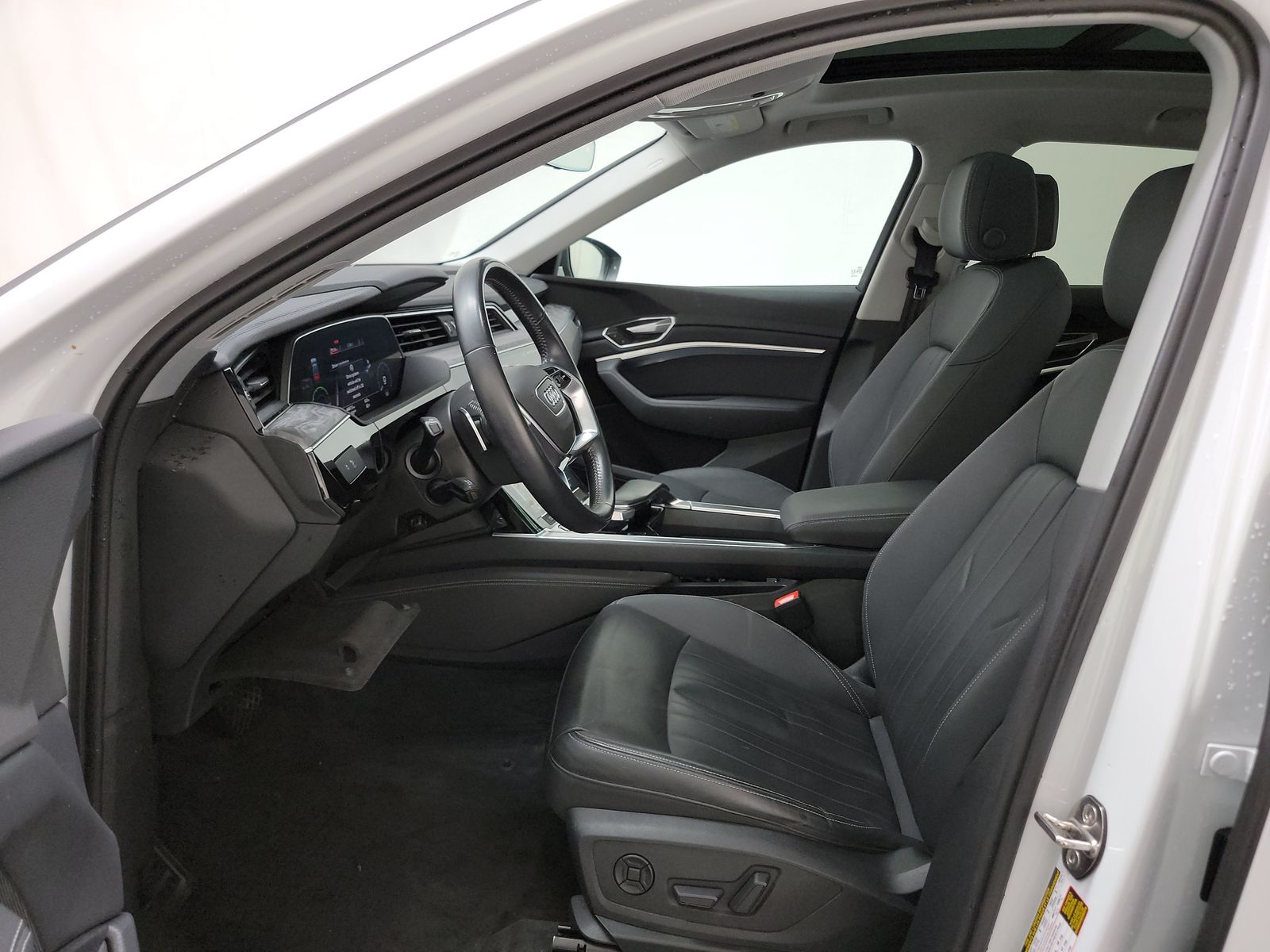 2021 Audi e-tron Premium AWD