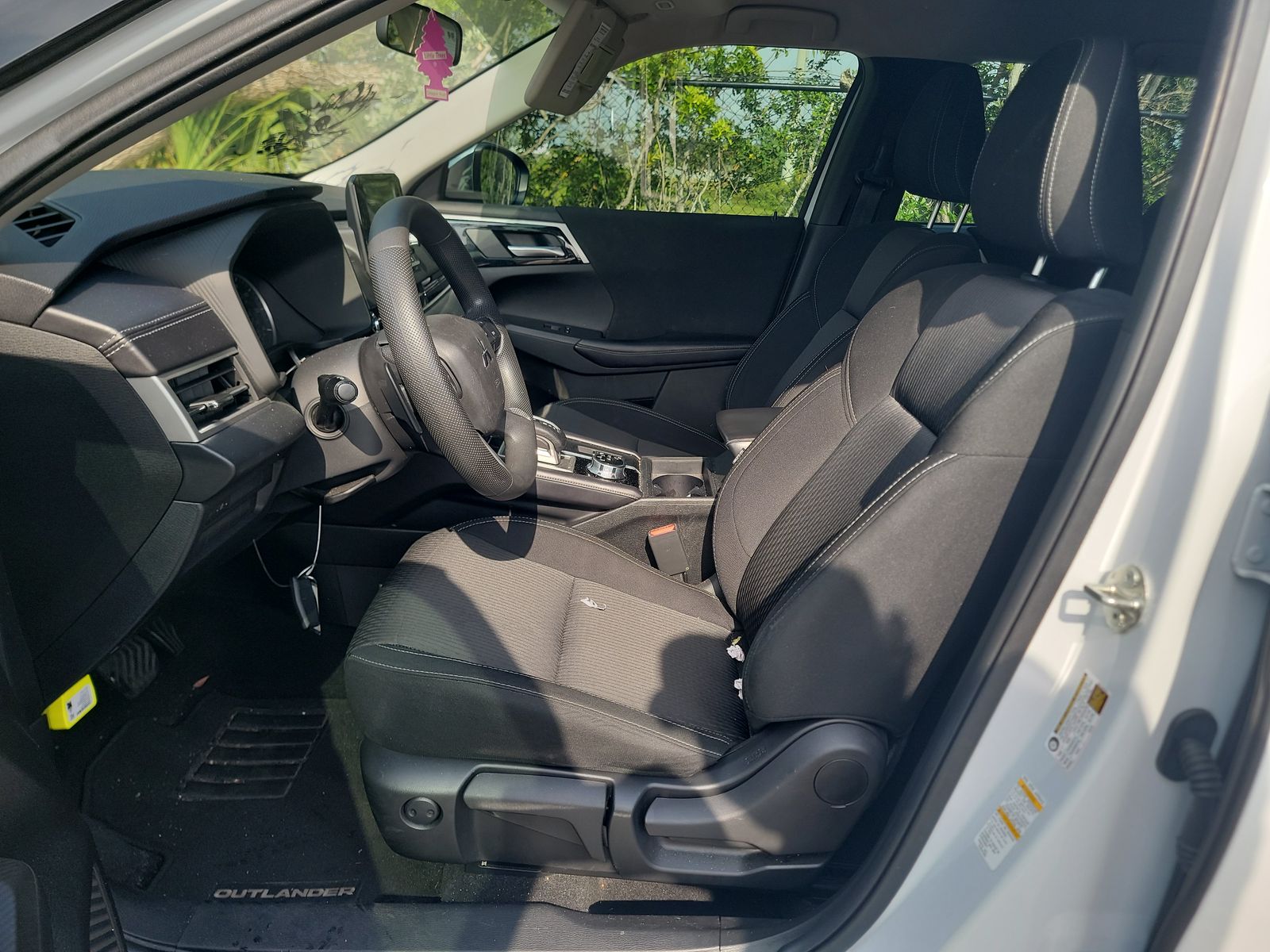 2022 Mitsubishi Outlander ES FWD