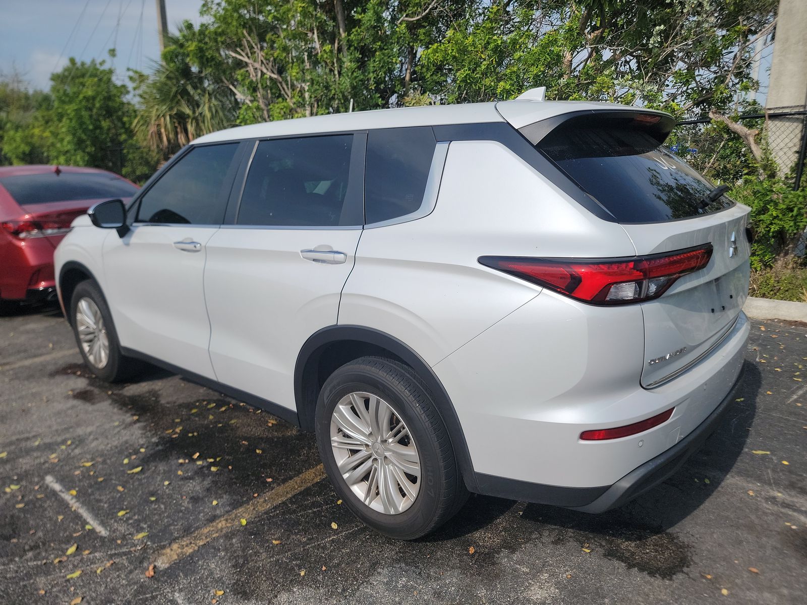 2022 Mitsubishi Outlander ES FWD