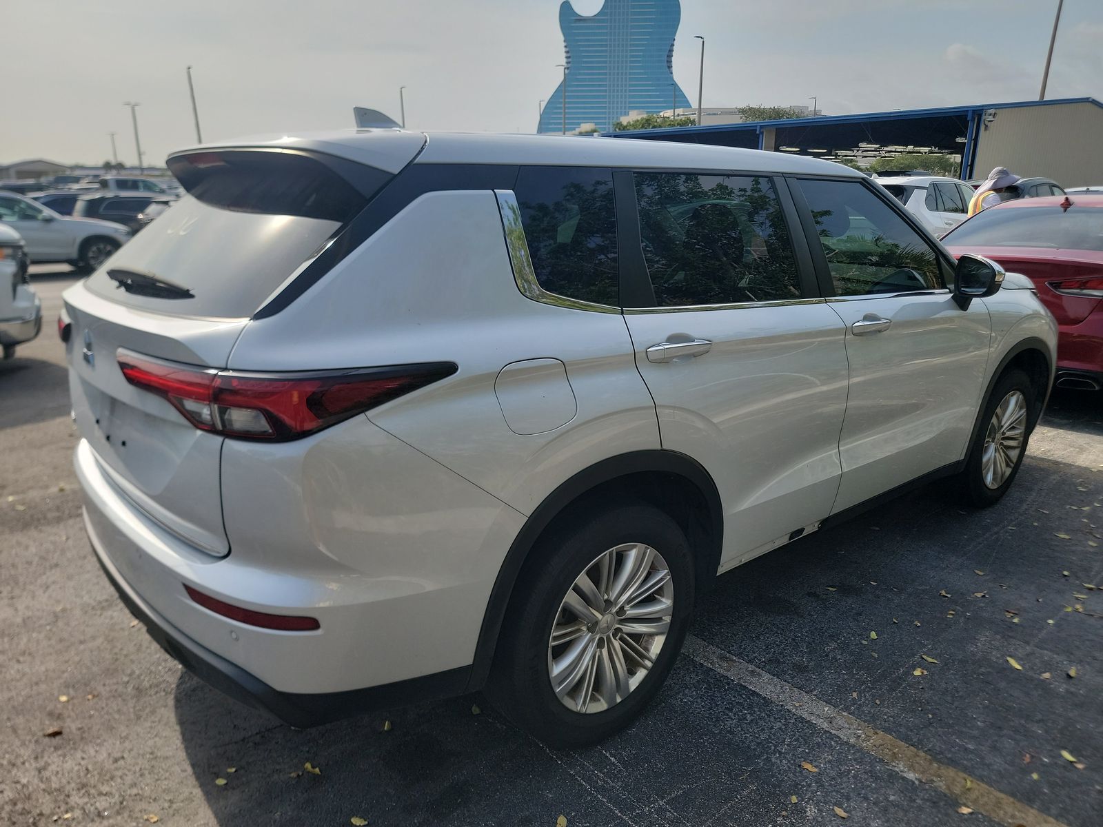 2022 Mitsubishi Outlander ES FWD