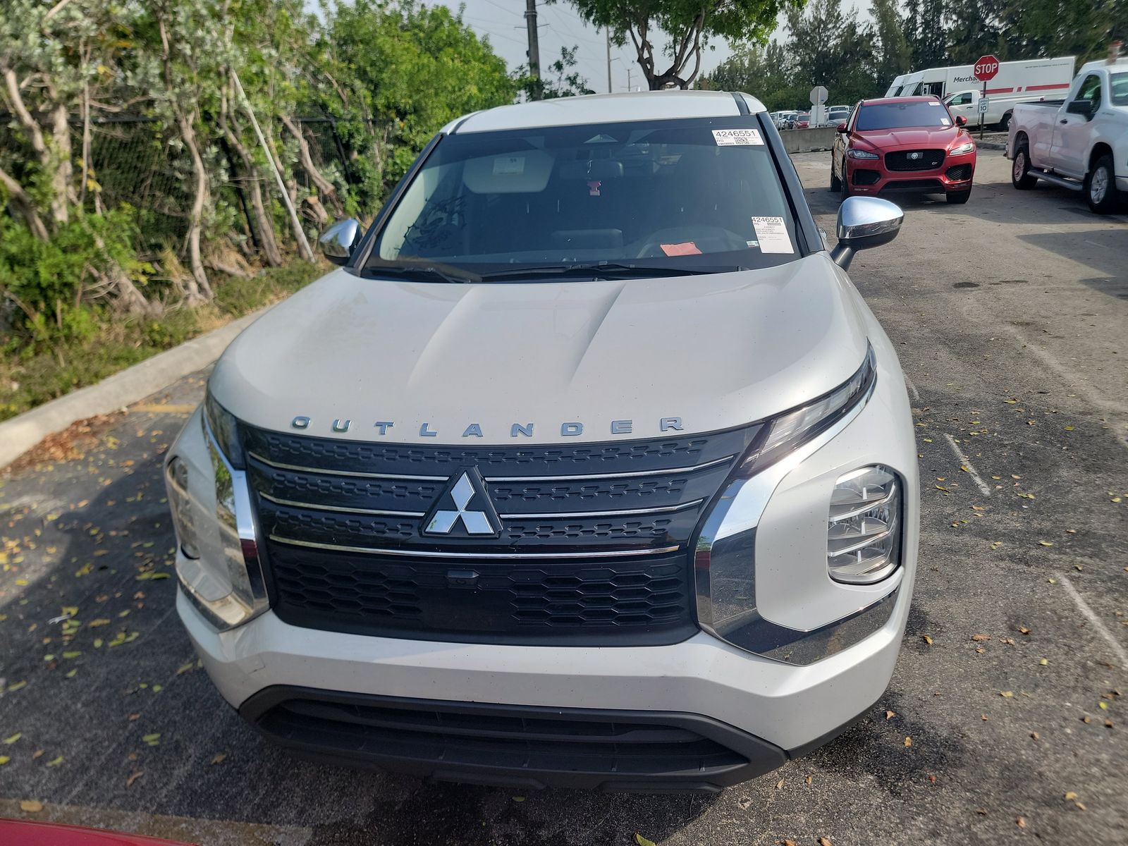 2022 Mitsubishi Outlander ES FWD