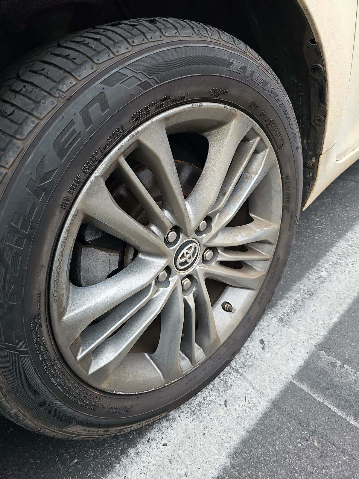 2015 Toyota Camry SE FWD