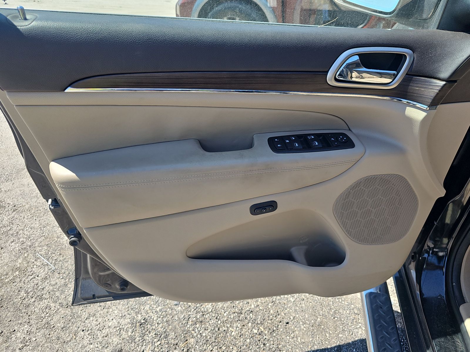2014 Jeep Grand Cherokee Overland RWD
