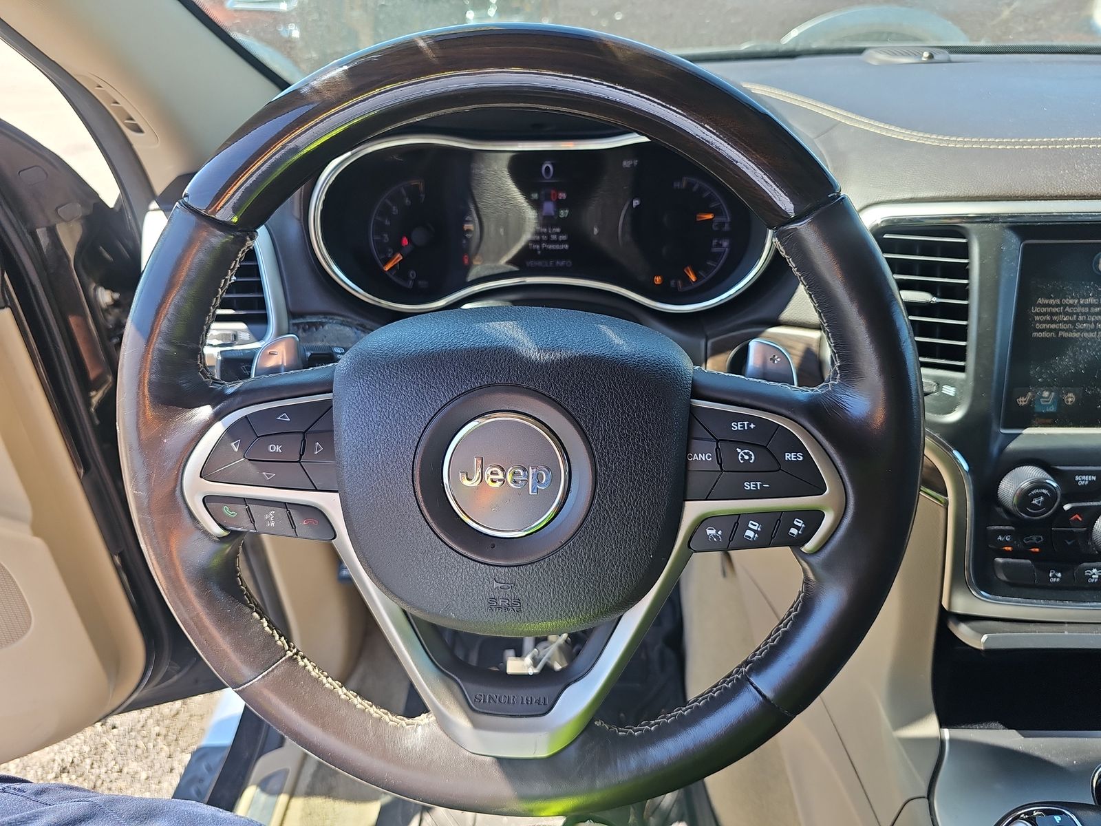 2014 Jeep Grand Cherokee Overland RWD