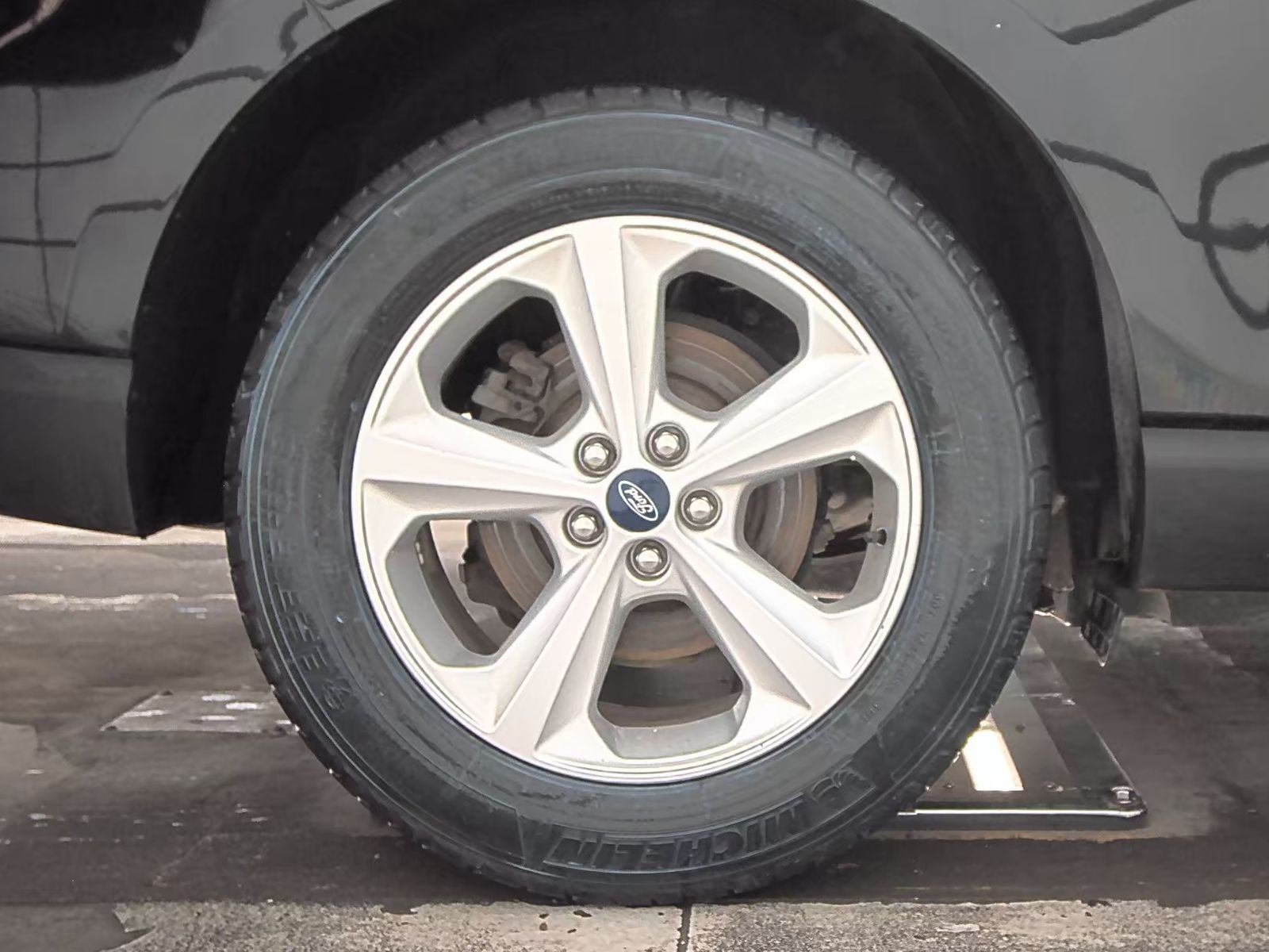 2020 Ford Edge SE AWD