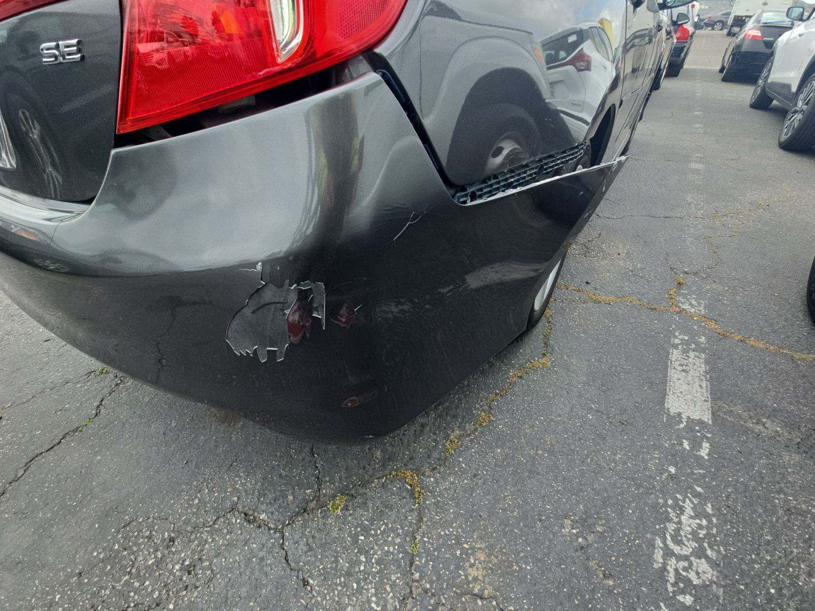 2012 Toyota Camry SE FWD