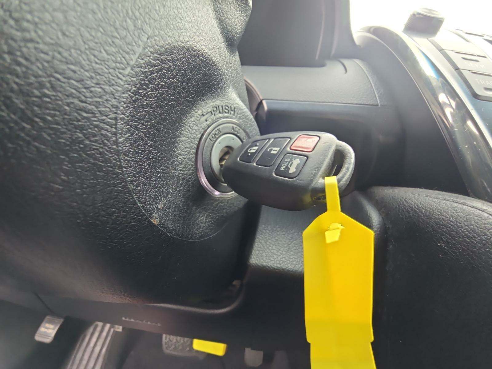 2012 Toyota Camry SE FWD