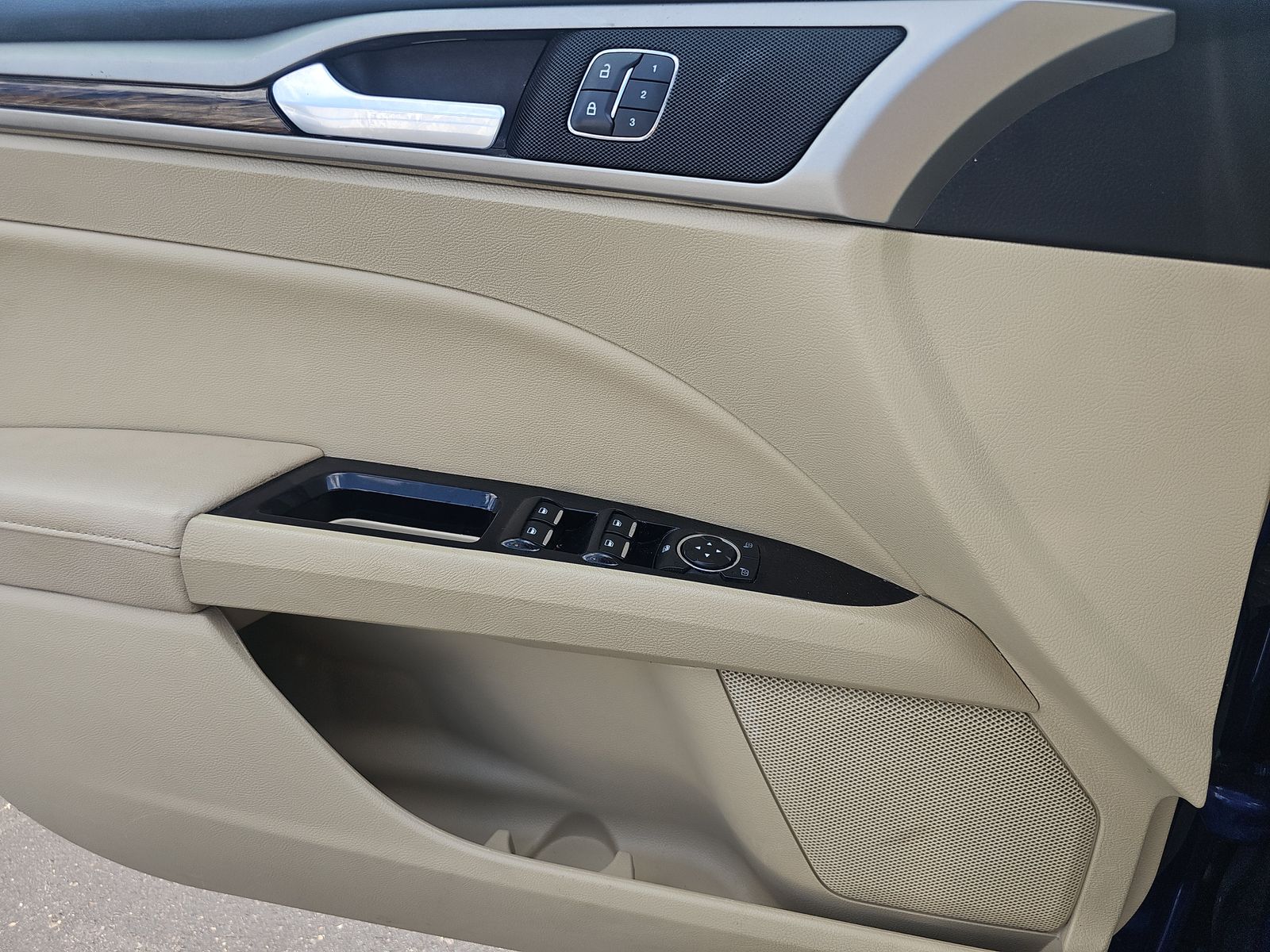 2016 Ford Fusion SE FWD