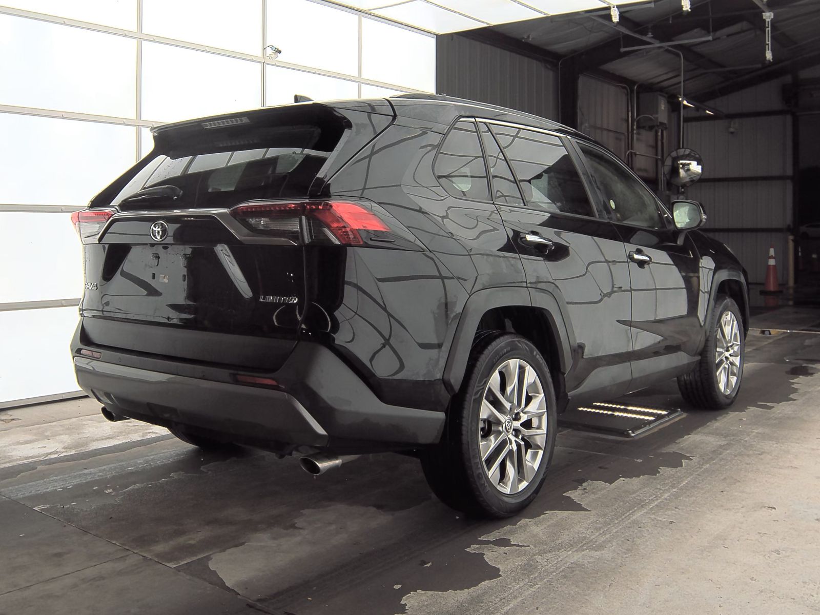 2020 Toyota RAV4 Limited FWD
