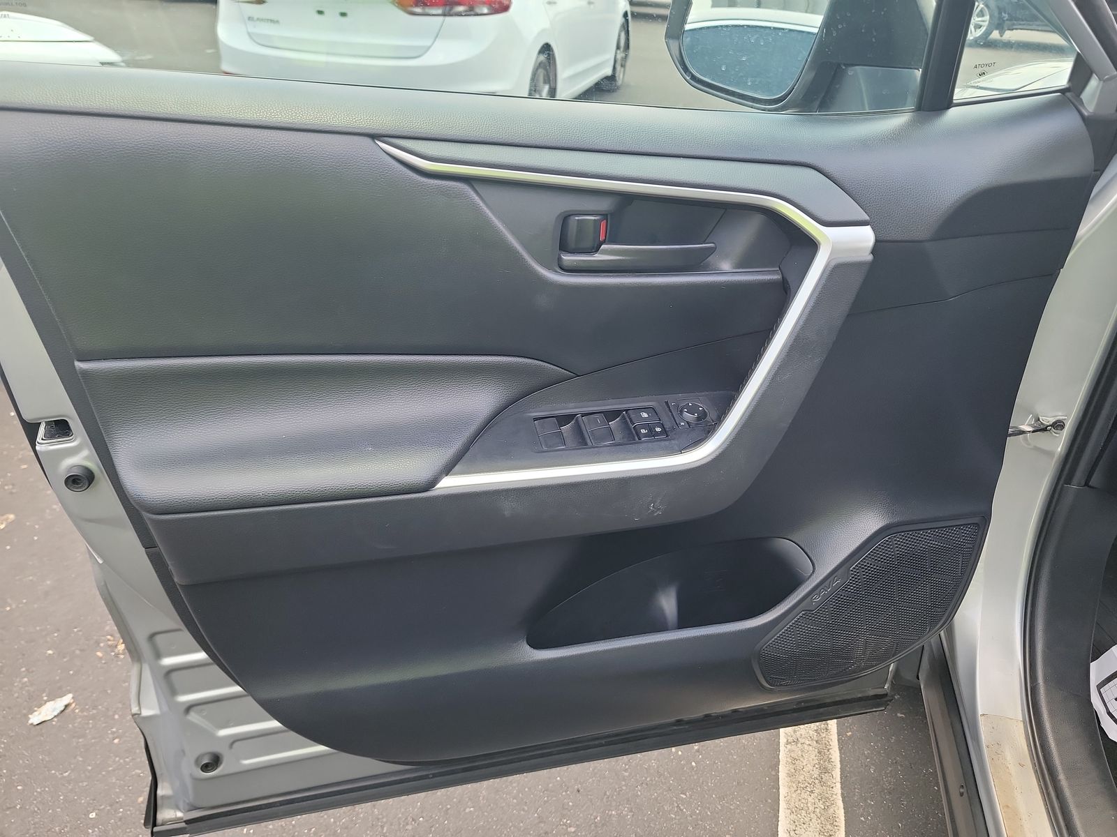 2019 Toyota RAV4 LE FWD
