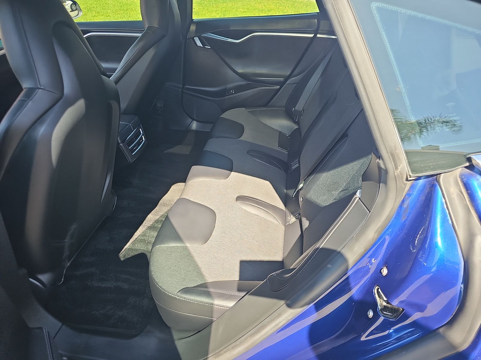 2015 Tesla Model S 70 RWD