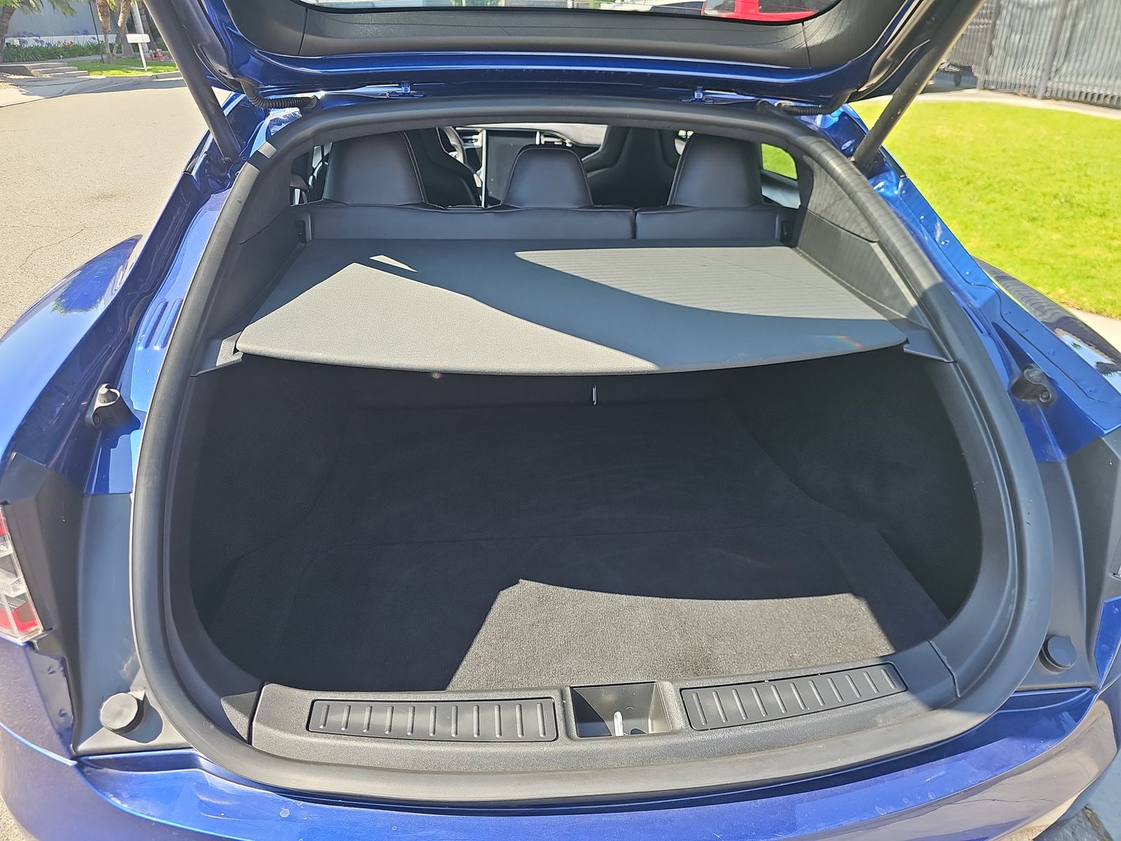 2015 Tesla Model S 70 RWD