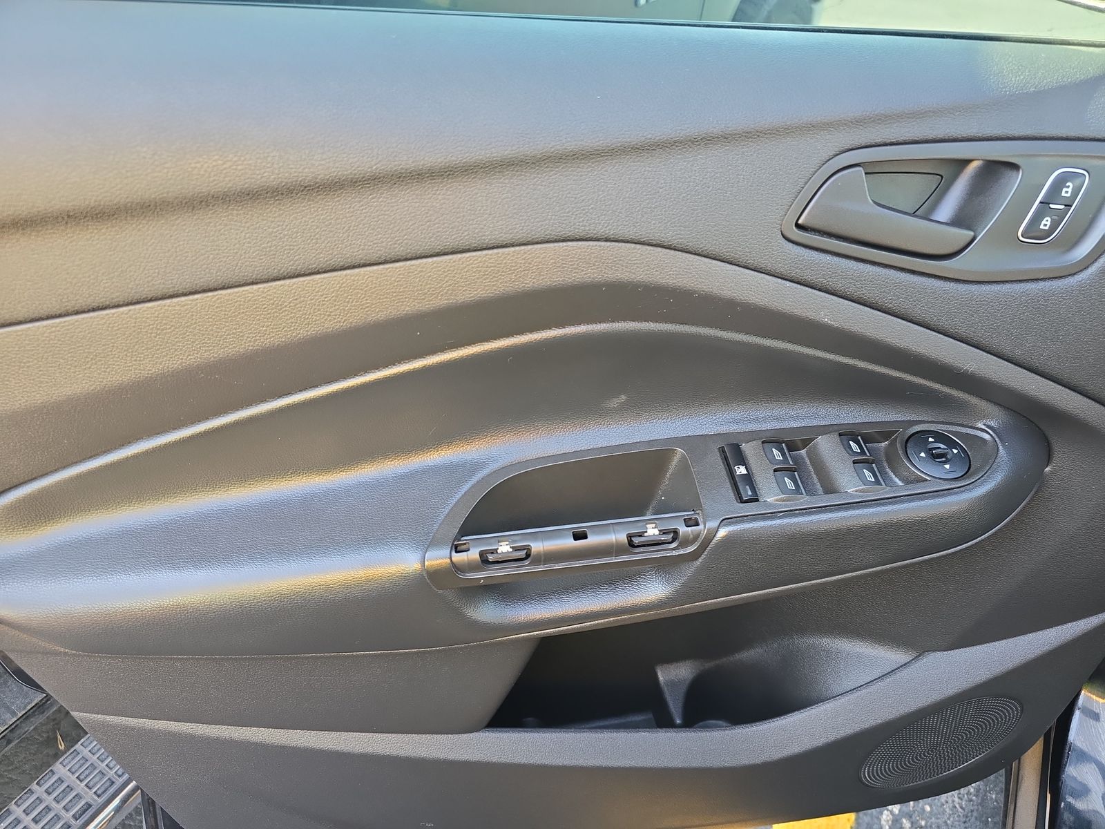 2019 Ford Escape S FWD
