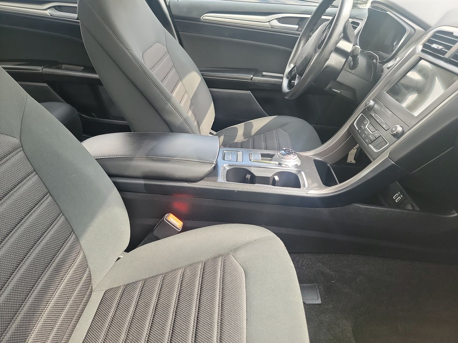 2020 Ford Fusion SE FWD