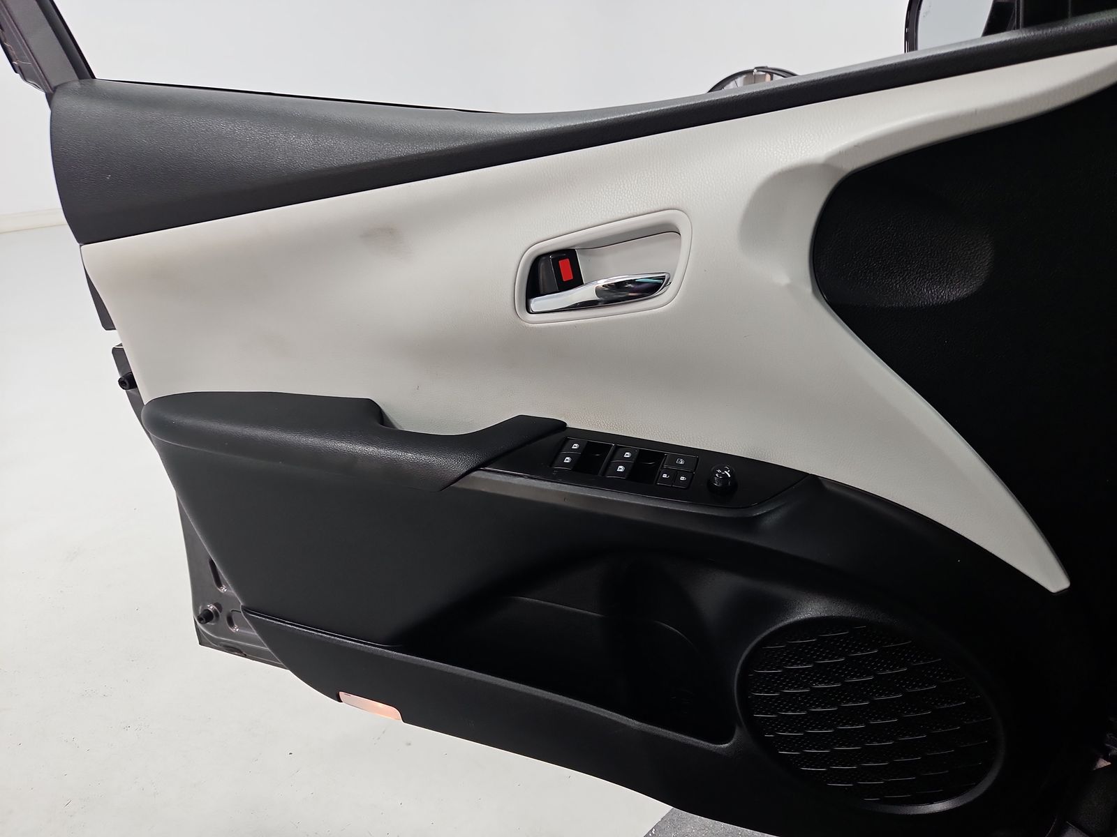 2018 Toyota Prius Two FWD