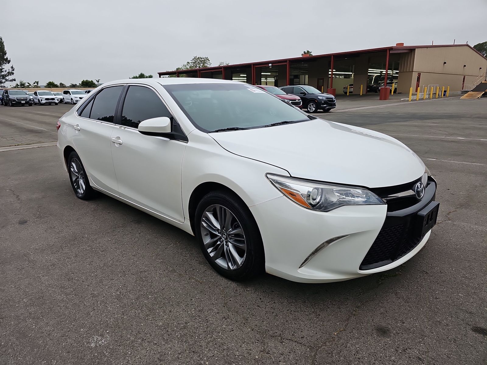 2015 Toyota Camry SE FWD
