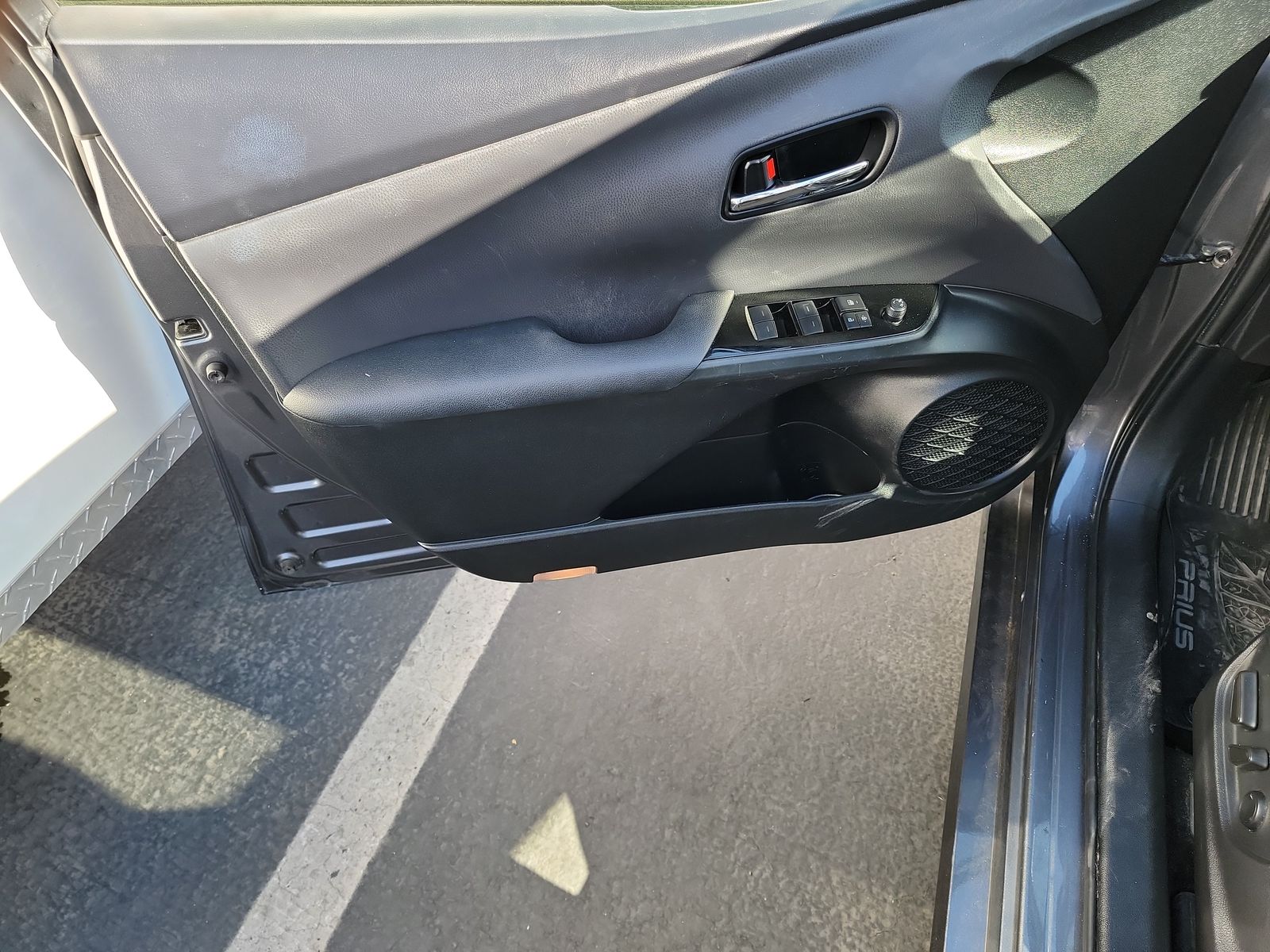 2019 Toyota Prius Limited FWD