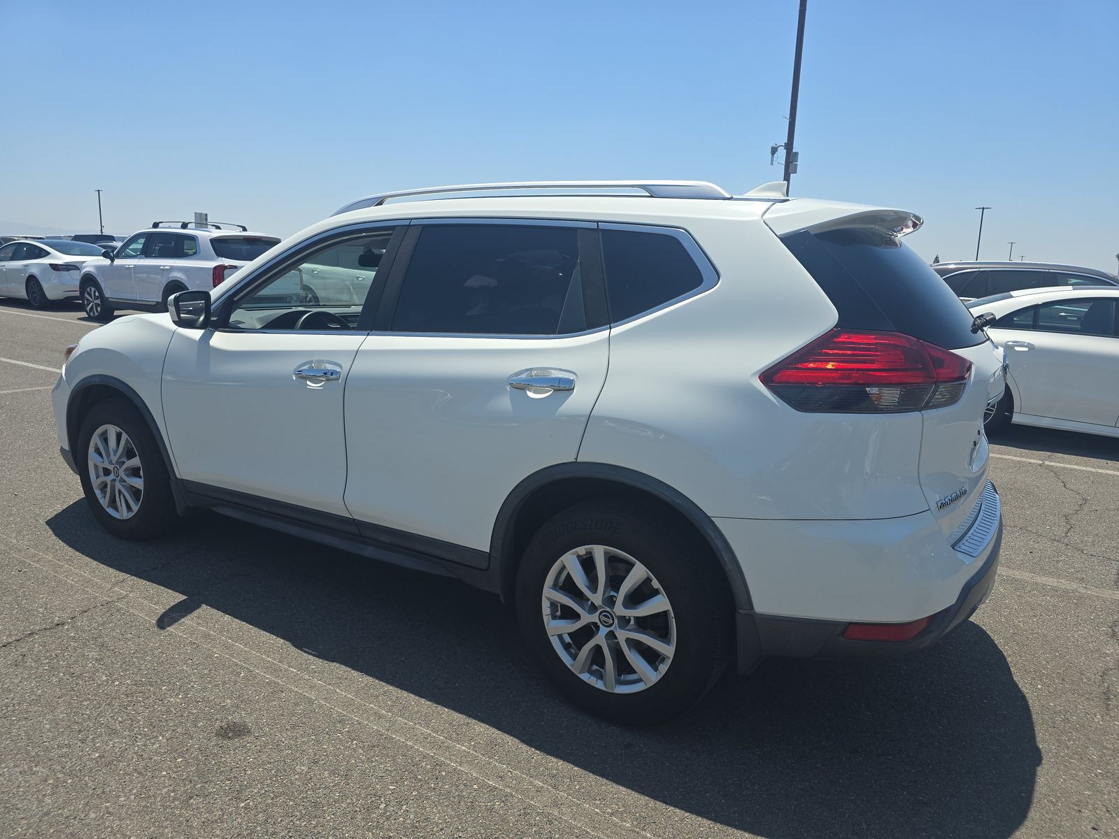 2017 Nissan Rogue SV FWD