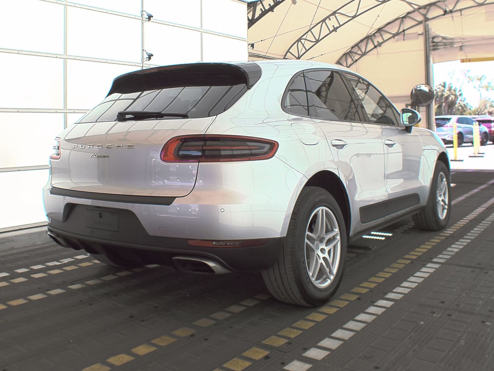 2017 Porsche Macan Base AWD