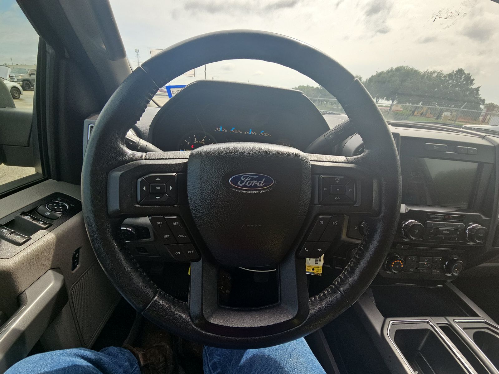 2017 Ford F-150 XLT RWD