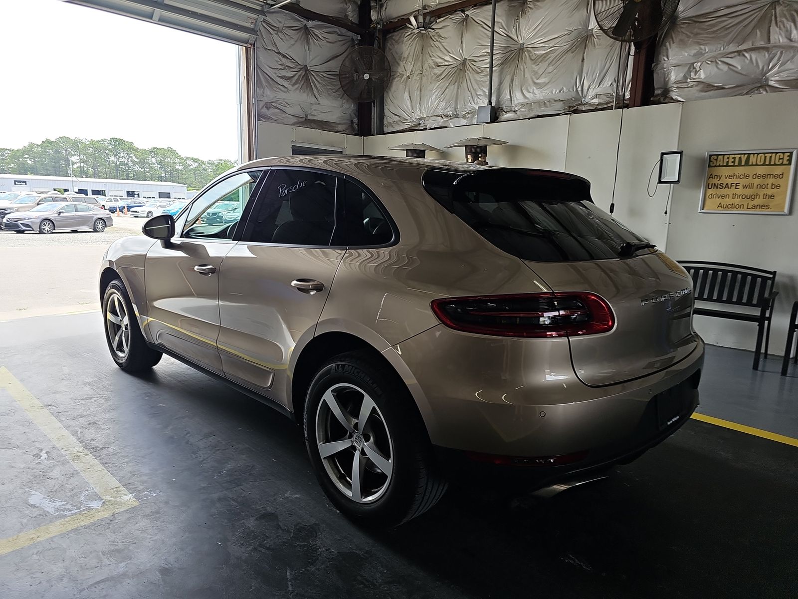 2018 Porsche Macan Base AWD