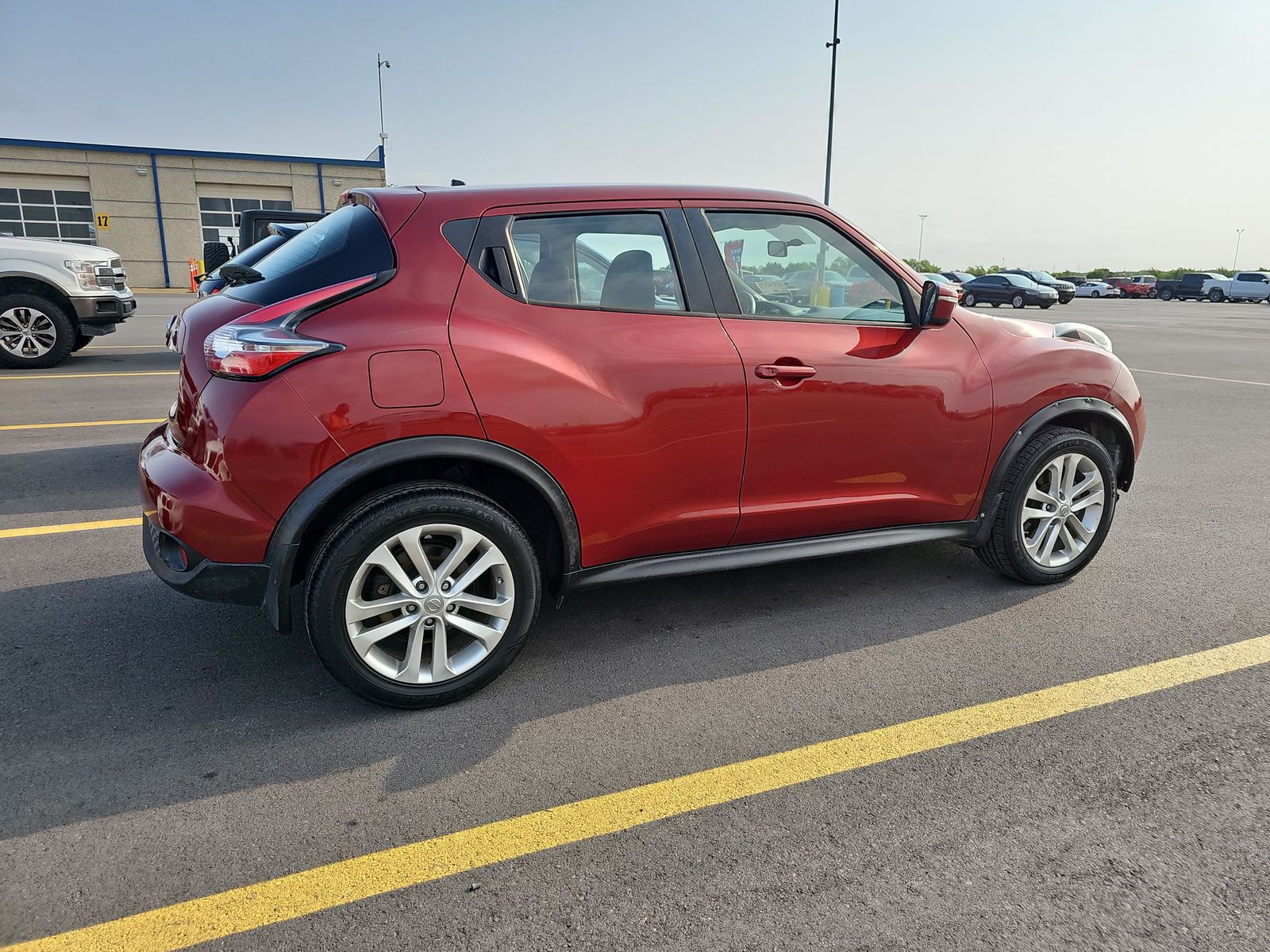 2015 Nissan JUKE S FWD