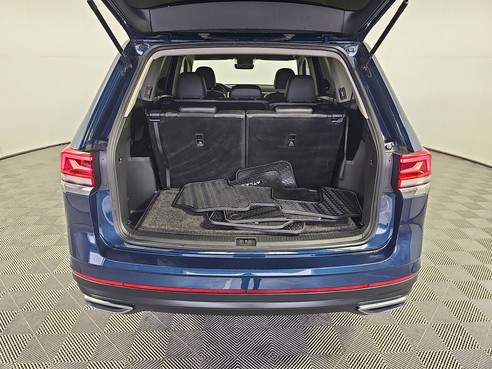 2023 Volkswagen Atlas 2.0T SE FWD